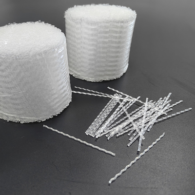 Macro fibre concrète du polypropylène pp de forme de vague certifiée par CE pour la route de construction