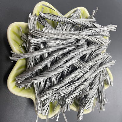 Le CE a certifié la fibre tordue de polypropylène de l'ingénierie pp de fibre Bunchy pour la route bétonnée