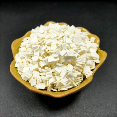 La fibre coupée courte blanche de cellulose de flocon pour améliorent la longévité concrète