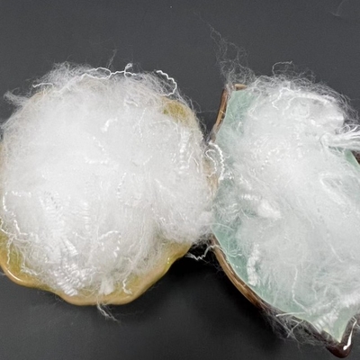Fibre acide polylactique biodégradable et compostable de 100% pour des textiles