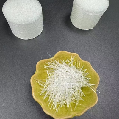 Les ondes de fibres macro PP peuvent être utilisées à la place des fibres d'acier pour la résistance aux fissures dans le béton cimenté
