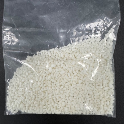 Inhibiteur de la corrosion du tolyltriazole blanc/TTA à bas prix pour les métaux pour les produits pétroliers antitrust,