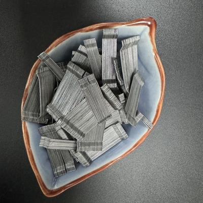 Fibre de béton en PP avec crochet d'extrémité lié pour une meilleure résistance aux chocs et à la fatigue pour les ports et l'ingénierie navale
