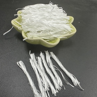 La forme Bunchy tordue par fibre grise de Biture pp pour que le renfort fende résistent et béton