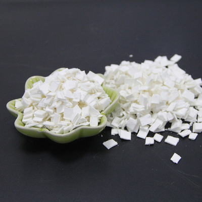 Fibre de cellulose en bois de flocon de pâte de bois pour améliorer la compacité du béton