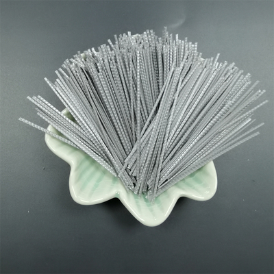 Pp en plastique ont gravé de macro fibres en refief synthétiques concrètes pour le renfort